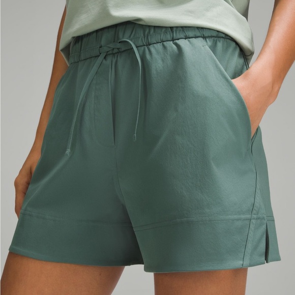 Cinchable Waist HR Woven Short 3.5”